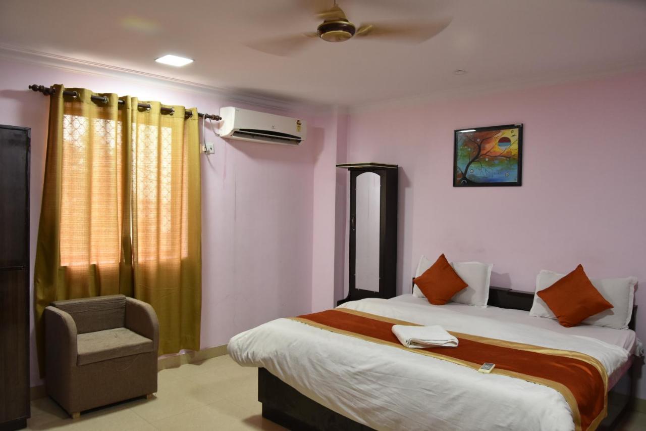 Hotel Sarweshwary Benares Buitenkant foto
