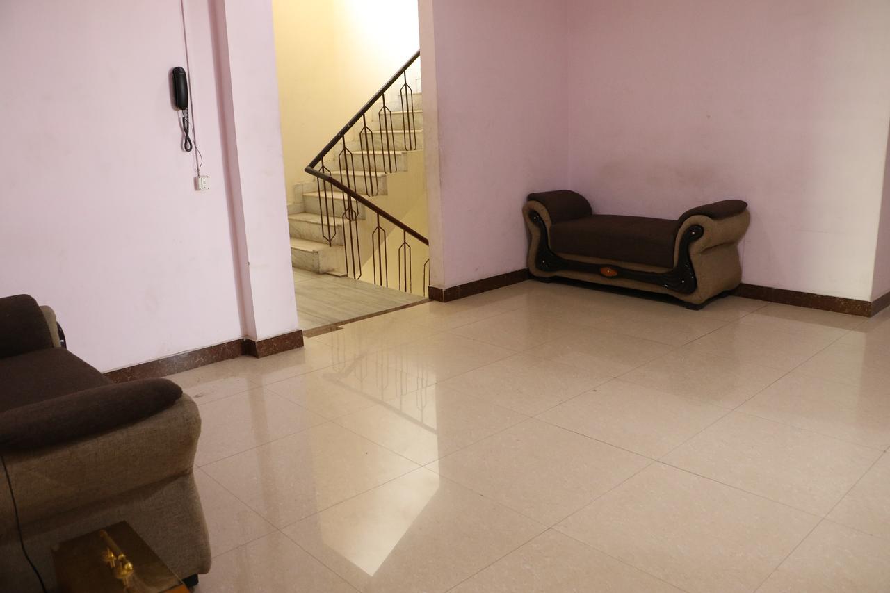 Hotel Sarweshwary Benares Buitenkant foto