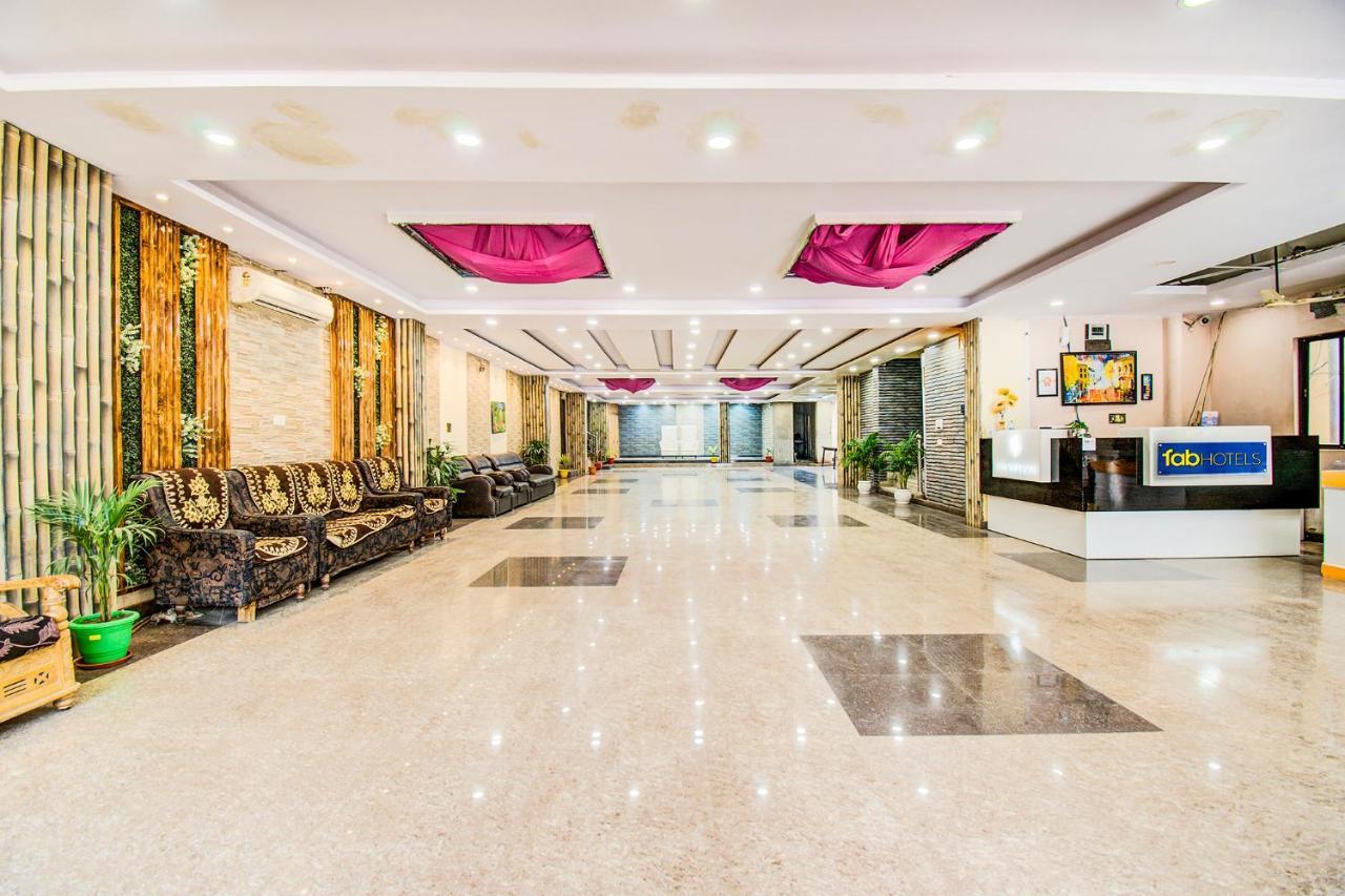 Hotel Sarweshwary Benares Buitenkant foto