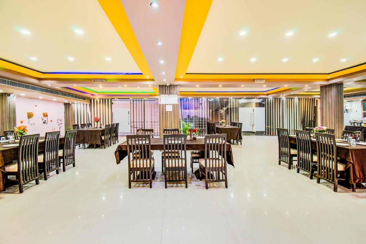 Hotel Sarweshwary Benares Buitenkant foto